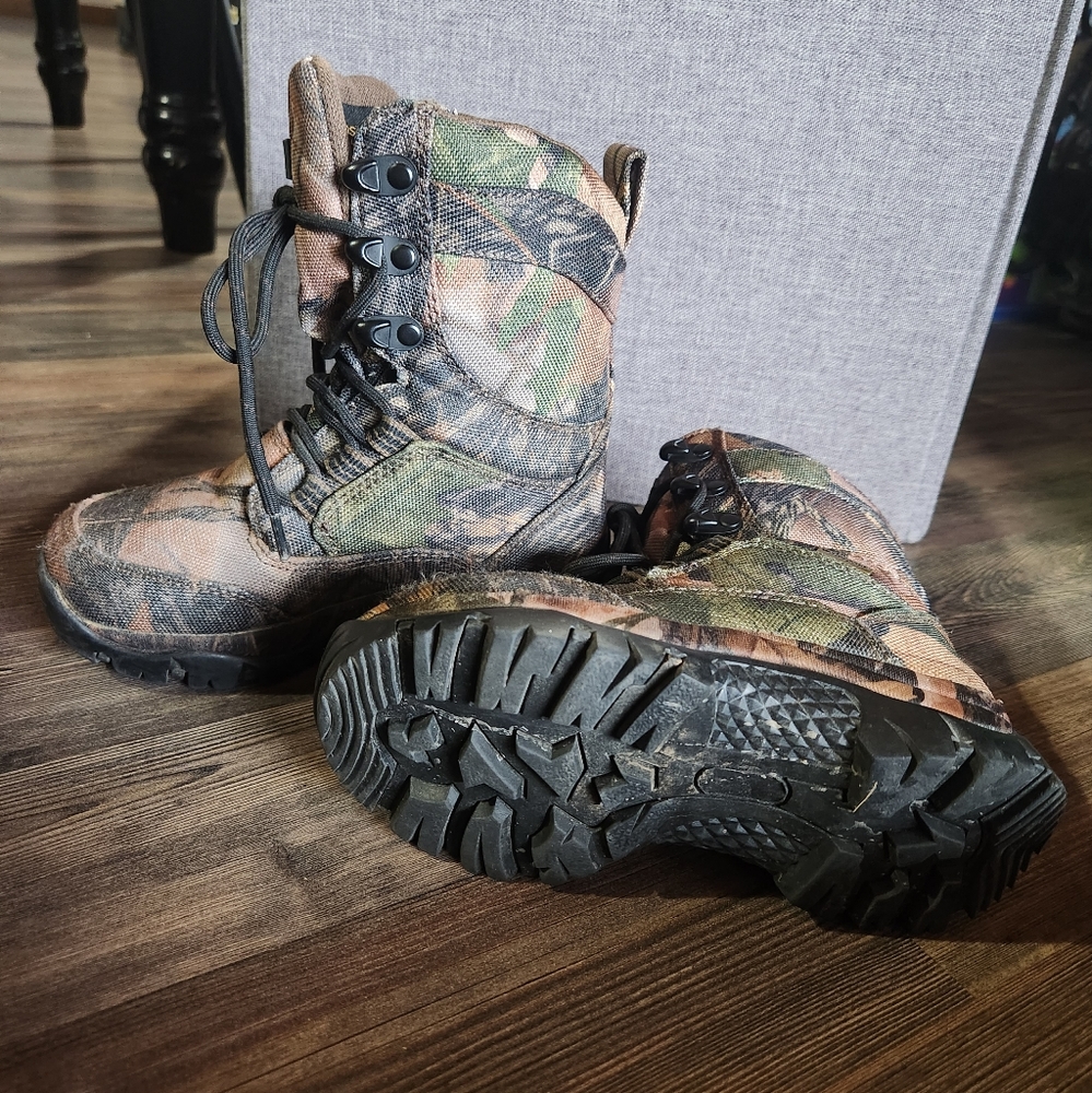 Kids Smoky camo lace-up boots